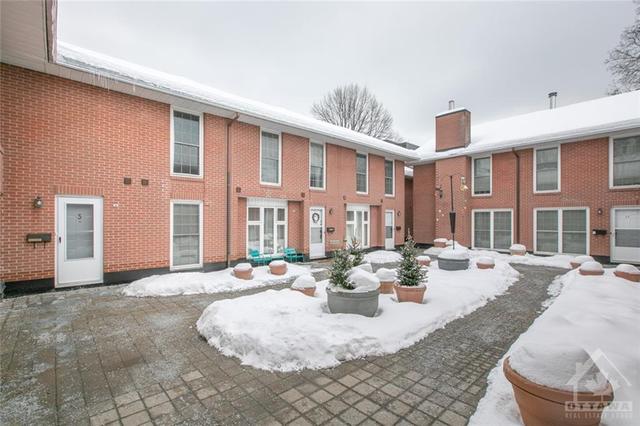 5 - 319 Mackay Street, Townhouse with 3 bedrooms, 2 bathrooms and 1 parking in Ottawa ON | Image 1