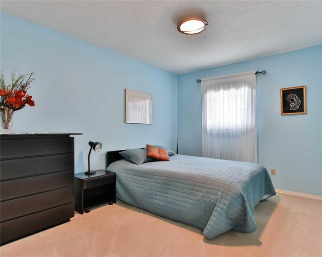 24 Ebby Ave, House attached with 3 bedrooms, 4 bathrooms and 2 parking in Brampton ON | Image 13