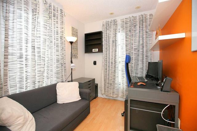 757 - 5 Everson Dr, Townhouse with 2 bedrooms, 2 bathrooms and 1 parking in Toronto ON | Image 12