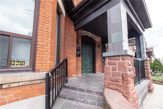 2 - 255 Main Street W, Condo with 3 bedrooms, 1 bathrooms and 1 parking in Hamilton ON | Image 2