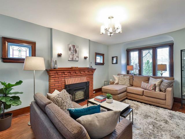 21 Bowood Ave, House detached with 3 bedrooms, 1 bathrooms and 2 parking in Toronto ON | Image 12