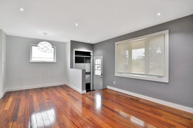 455 Samford Pl, House detached with 3 bedrooms, 2 bathrooms and 10 parking in Oakville ON | Image 3