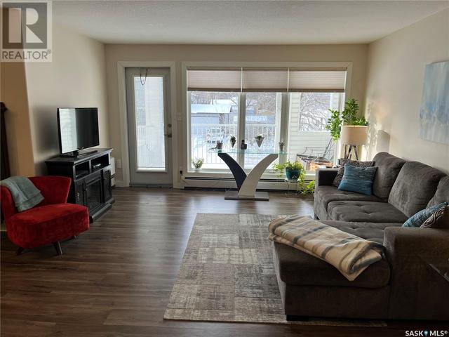 209 - 331 Macoun Drive, Condo with 2 bedrooms, 2 bathrooms and null parking in Swift Current SK | Image 5