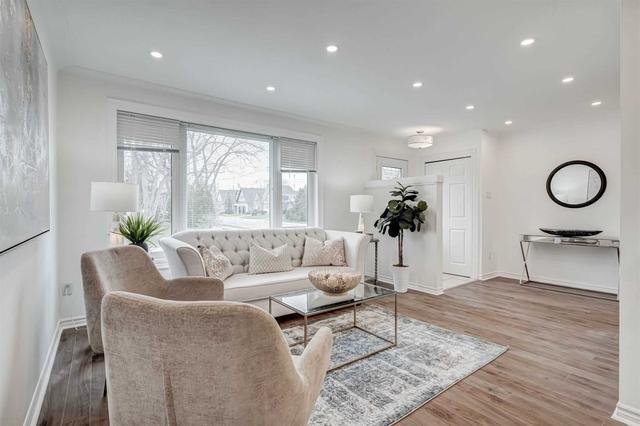 2402 Belyea St, House semidetached with 3 bedrooms, 3 bathrooms and 6 parking in Oakville ON | Image 8