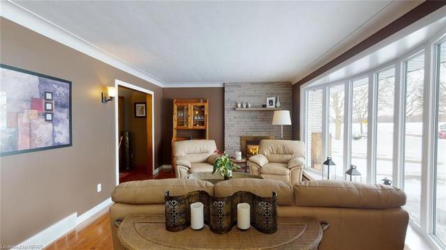 221 Pryde Boulevard, House detached with 4 bedrooms, 2 bathrooms and 5 parking in South Huron ON | Image 5
