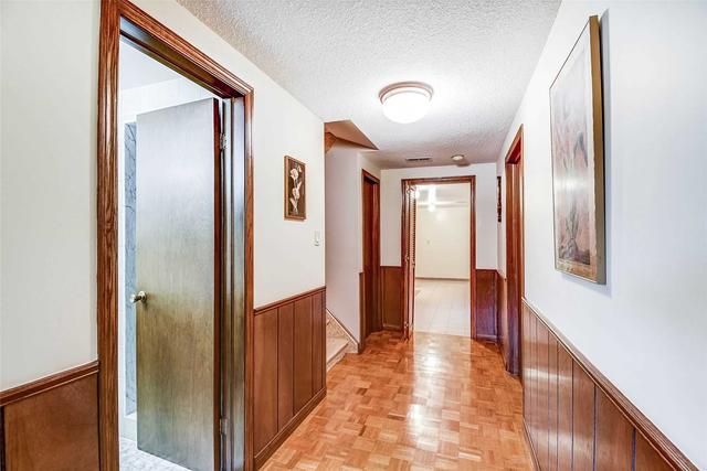 17 Newell Crt, House detached with 3 bedrooms, 2 bathrooms and 4 parking in Toronto ON | Image 24