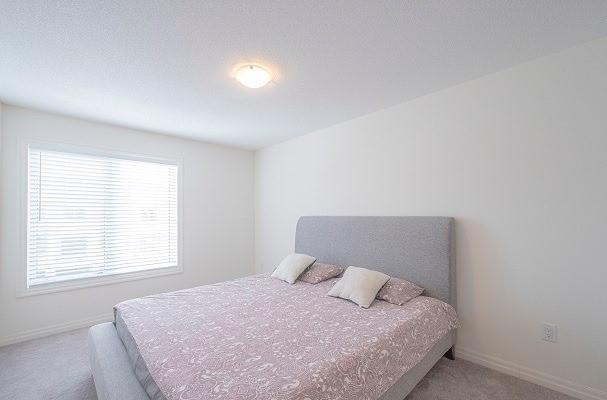 238 Vivant St, House attached with 3 bedrooms, 3 bathrooms and 3 parking in Newmarket ON | Image 6