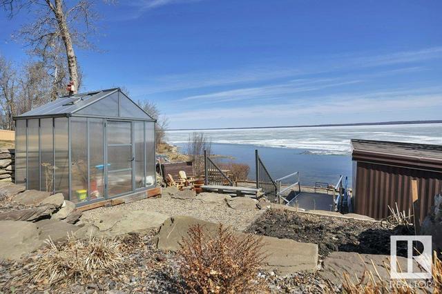 510 5 St, House detached with 4 bedrooms, 2 bathrooms and null parking in Norris Beach AB | Image 51