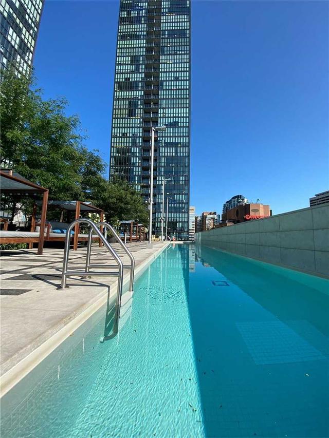 4305 - 101 Charles St E, Condo with 1 bedrooms, 1 bathrooms and 0 parking in Toronto ON | Image 1