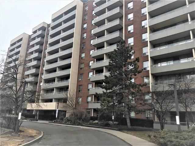 1004 - 19 Four Winds Dr, Condo with 3 bedrooms, 2 bathrooms and 1 parking in Toronto ON | Image 1