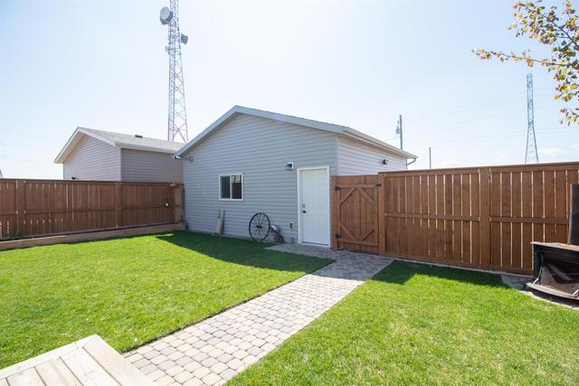 1030 Alice Birch Point N, House detached with 4 bedrooms, 3 bathrooms and 3 parking in Lethbridge AB | Image 30