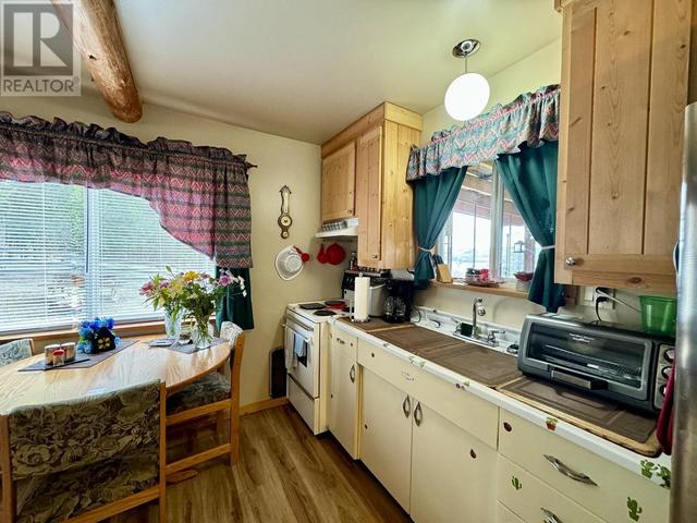 6389 Highland Crescent, House detached with 1 bedrooms, 1 bathrooms and null parking in Cariboo L BC | Image 13