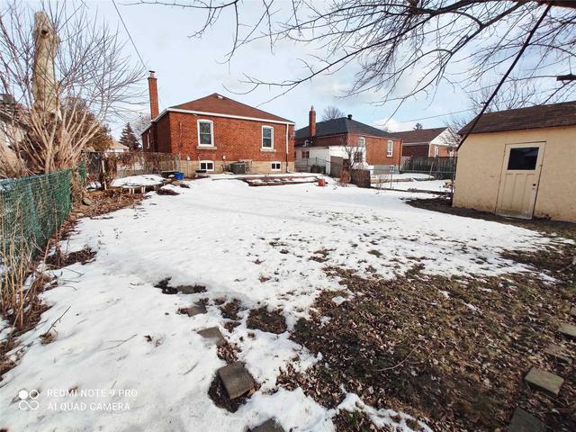38 Midholm Dr, House detached with 3 bedrooms, 3 bathrooms and 6 parking in Toronto ON | Image 6