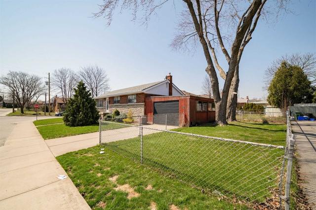 436 East 14th St, House detached with 3 bedrooms, 1 bathrooms and 3 parking in Hamilton ON | Image 23