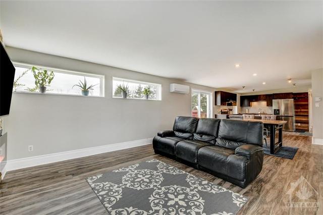 880 Concession 1 Road, House detached with 2 bedrooms, 1 bathrooms and 8 parking in Alfred and Plantagenet ON | Image 14