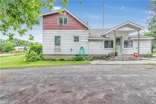6090 Old 2 Highway, House detached with 2 bedrooms, 1 bathrooms and 7 parking in Tyendinaga ON | Image 2