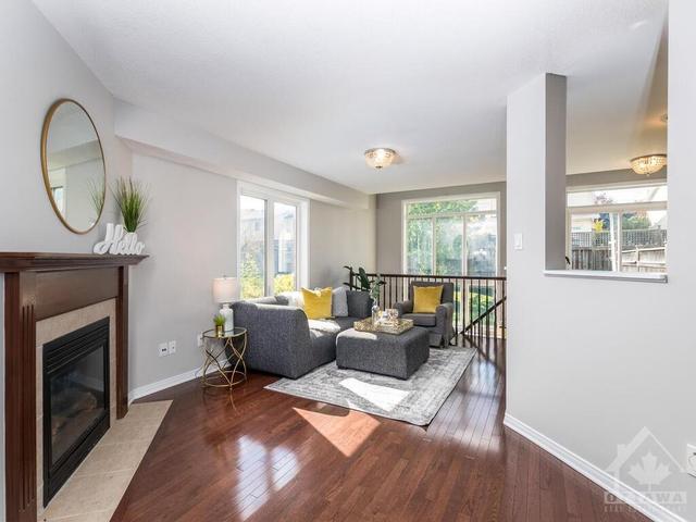 401 Dusk Private, Townhouse with 3 bedrooms, 3 bathrooms and 3 parking in Ottawa ON | Image 2