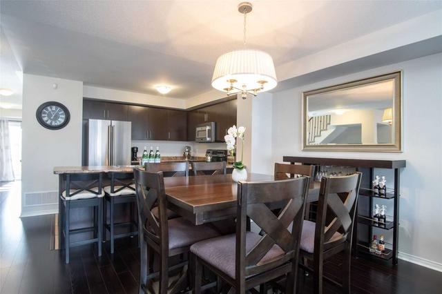 4 - 3200 Bentley Dr, Townhouse with 3 bedrooms, 3 bathrooms and 2 parking in Mississauga ON | Image 2