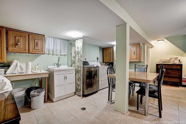 906 Glencairn Ave, House detached with 2 bedrooms, 3 bathrooms and 8 parking in Toronto ON | Image 4
