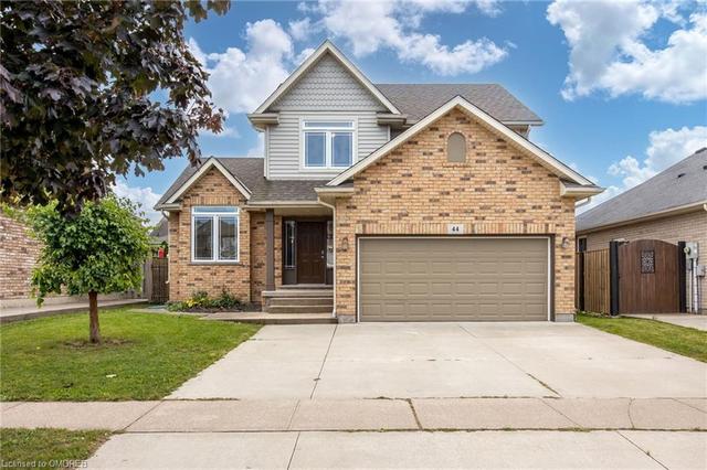 44 Shaver Road, House detached with 4 bedrooms, 3 bathrooms and 5 parking in St. Catharines ON | Image 1