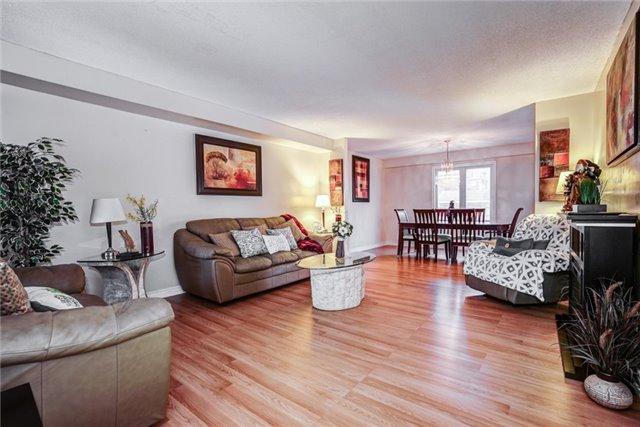 16 Coles Ave, House detached with 4 bedrooms, 4 bathrooms and 2 parking in Ajax ON | Image 5