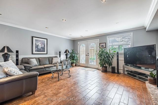 59 Earlsdale Ave, House detached with 3 bedrooms, 2 bathrooms and 3 parking in Toronto ON | Image 15