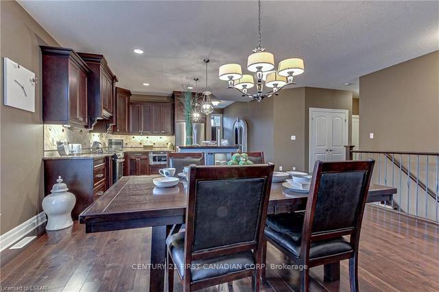 17 - 725 Eagletrace Dr, Condo with 2 bedrooms, 3 bathrooms and 4 parking in London ON | Image 4