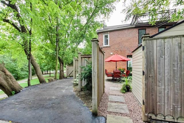 162 Spruce St, House semidetached with 3 bedrooms, 3 bathrooms and 2 parking in Toronto ON | Image 33