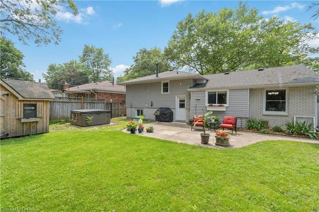 1194 Thomas Drive, House detached with 3 bedrooms, 2 bathrooms and null parking in Sarnia ON | Image 19
