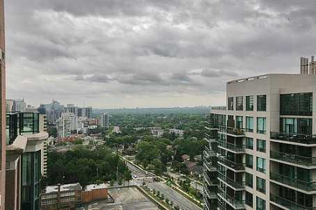 lph 05 - 7 Lorraine Dr, Condo with 3 bedrooms, 2 bathrooms and 1 parking in Toronto ON | Image 7