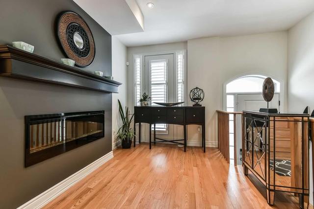 151 Norseman St, Townhouse with 3 bedrooms, 4 bathrooms and 1 parking in Toronto ON | Image 2