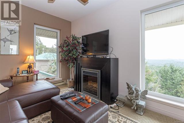 4303 Munn Rd, House detached with 5 bedrooms, 4 bathrooms and 8 parking in Highlands BC | Image 42