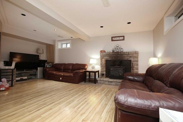 3 Bettley Crt, House detached with 4 bedrooms, 3 bathrooms and 3 parking in Whitby ON | Image 8