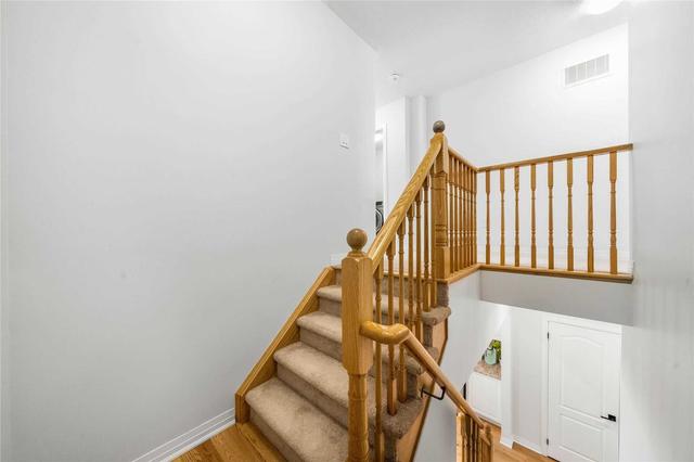 162 Parkinson Cres, House attached with 3 bedrooms, 3 bathrooms and 2 parking in Orangeville ON | Image 16