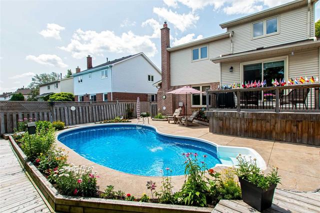 2067 Hunters Wood Dr, House detached with 3 bedrooms, 4 bathrooms and 3 parking in Burlington ON | Image 33