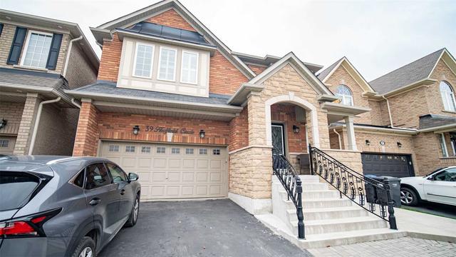 39 Hadfield Circ, House detached with 4 bedrooms, 4 bathrooms and 6 parking in Brampton ON | Image 1