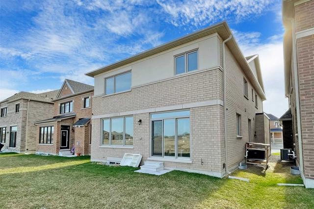 37 Maskell Cres, House detached with 5 bedrooms, 4 bathrooms and 4 parking in Whitby ON | Image 35