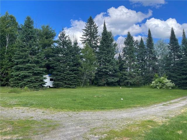 2442 Highway 520, House detached with 4 bedrooms, 2 bathrooms and 10 parking in Magnetawan ON | Image 8