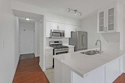 3802 - 10 Navy Wharf Crct, Condo with 1 bedrooms, 1 bathrooms and 1 parking in Toronto ON | Image 4