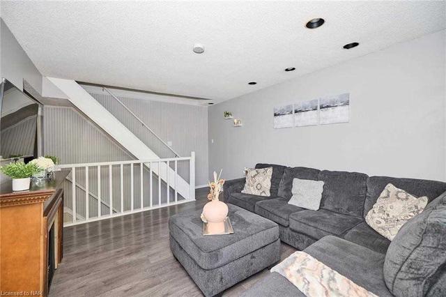 36 Alexandra Blvd, House detached with 3 bedrooms, 2 bathrooms and 4 parking in St. Catharines ON | Image 12