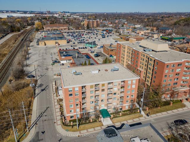 506 - 32 Tannery St, Condo with 2 bedrooms, 2 bathrooms and 2 parking in Mississauga ON | Image 31