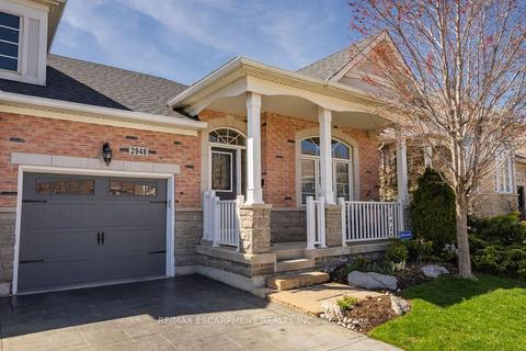 2948 Singleton Common, House attached with 2 bedrooms, 3 bathrooms and 2 parking in Burlington ON | Card Image