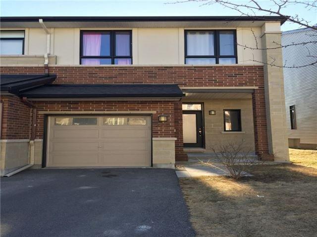 245 Kinghaven Cres, House attached with 3 bedrooms, 3 bathrooms and 3 parking in Ottawa ON | Image 1