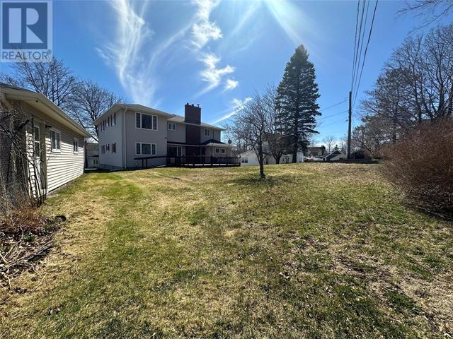 7 Hill Road, House detached with 5 bedrooms, 3 bathrooms and null parking in Grand Falls-Windsor NL | Image 4