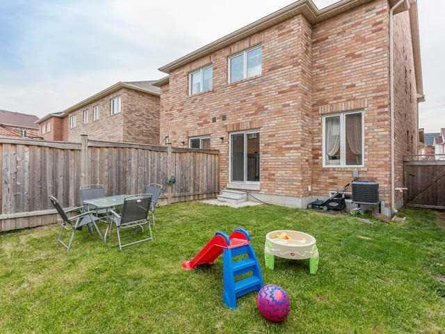 564 Courtney Valley Rd, House semidetached with 3 bedrooms, 4 bathrooms and 2 parking in Mississauga ON | Image 20
