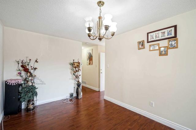 3084 Mallbridge Cres, House semidetached with 3 bedrooms, 3 bathrooms and 4 parking in Mississauga ON | Image 7