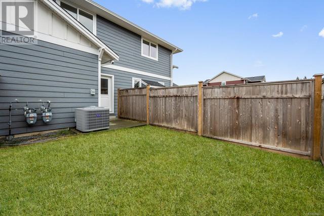 Fully fenced backyard | Image 28