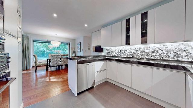 252 Yonge Blvd, House detached with 4 bedrooms, 4 bathrooms and 4 parking in Toronto ON | Image 6