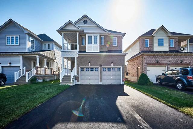 38 Steamer Dr, House detached with 4 bedrooms, 3 bathrooms and 6 parking in Whitby ON | Image 1
