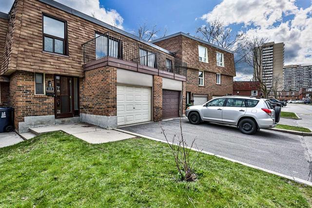 135 Huntingdale Blvd, Townhouse with 4 bedrooms, 3 bathrooms and 1 parking in Toronto ON | Image 3